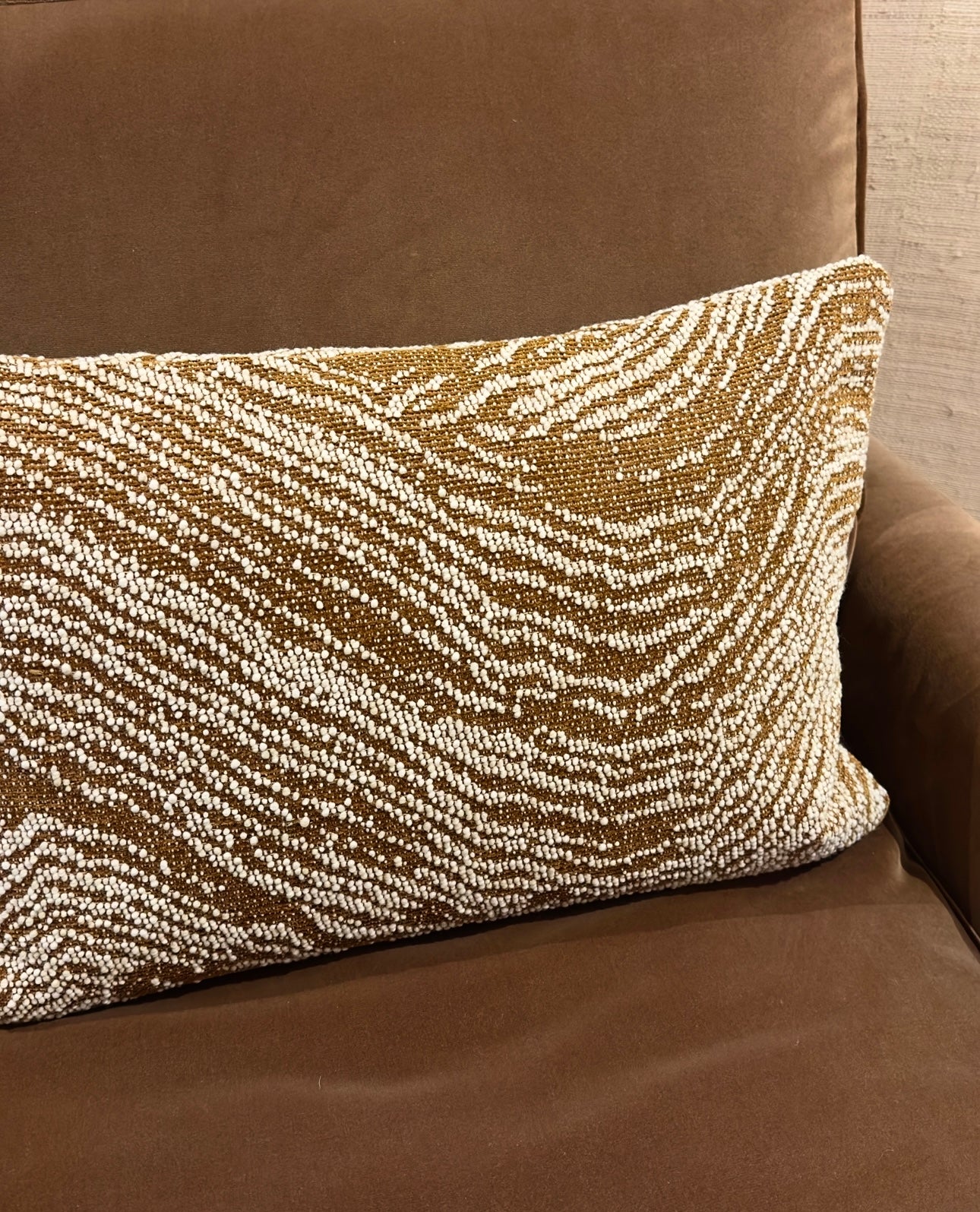 Larsen cushion