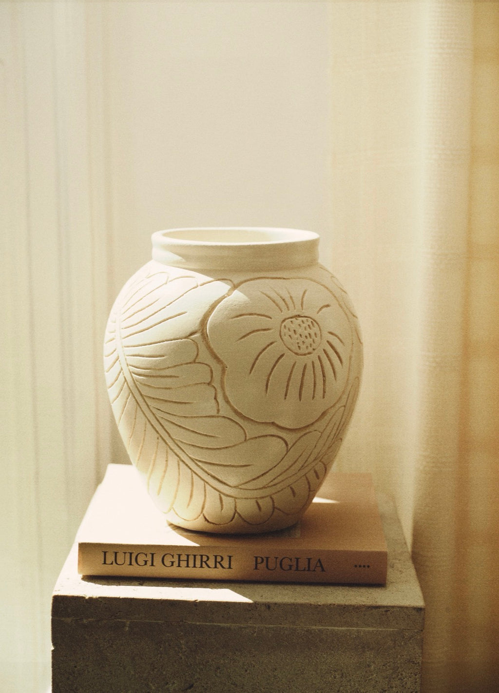 Dusty Deco Frida Vase White