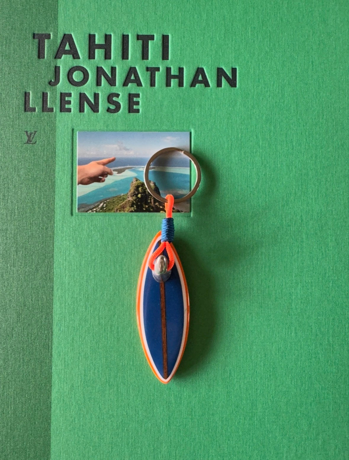 Santa Cruz 8 surf keychain