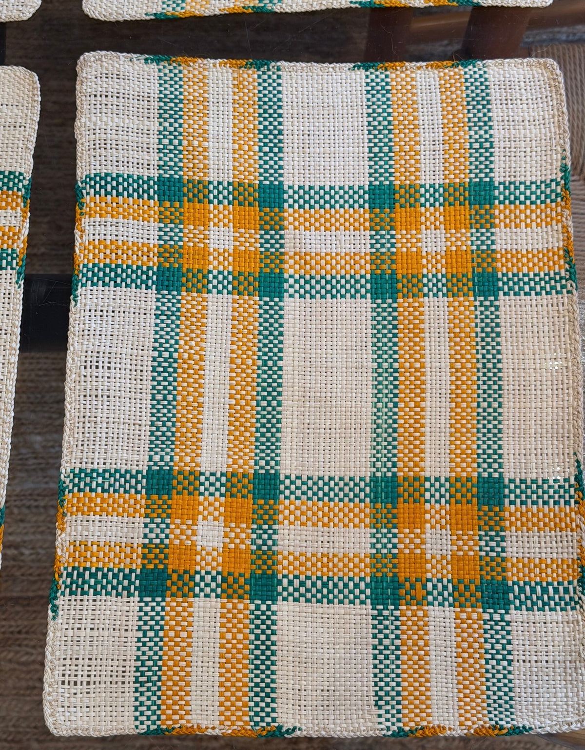 Guanabana Straw placemats set of 6 green/orange