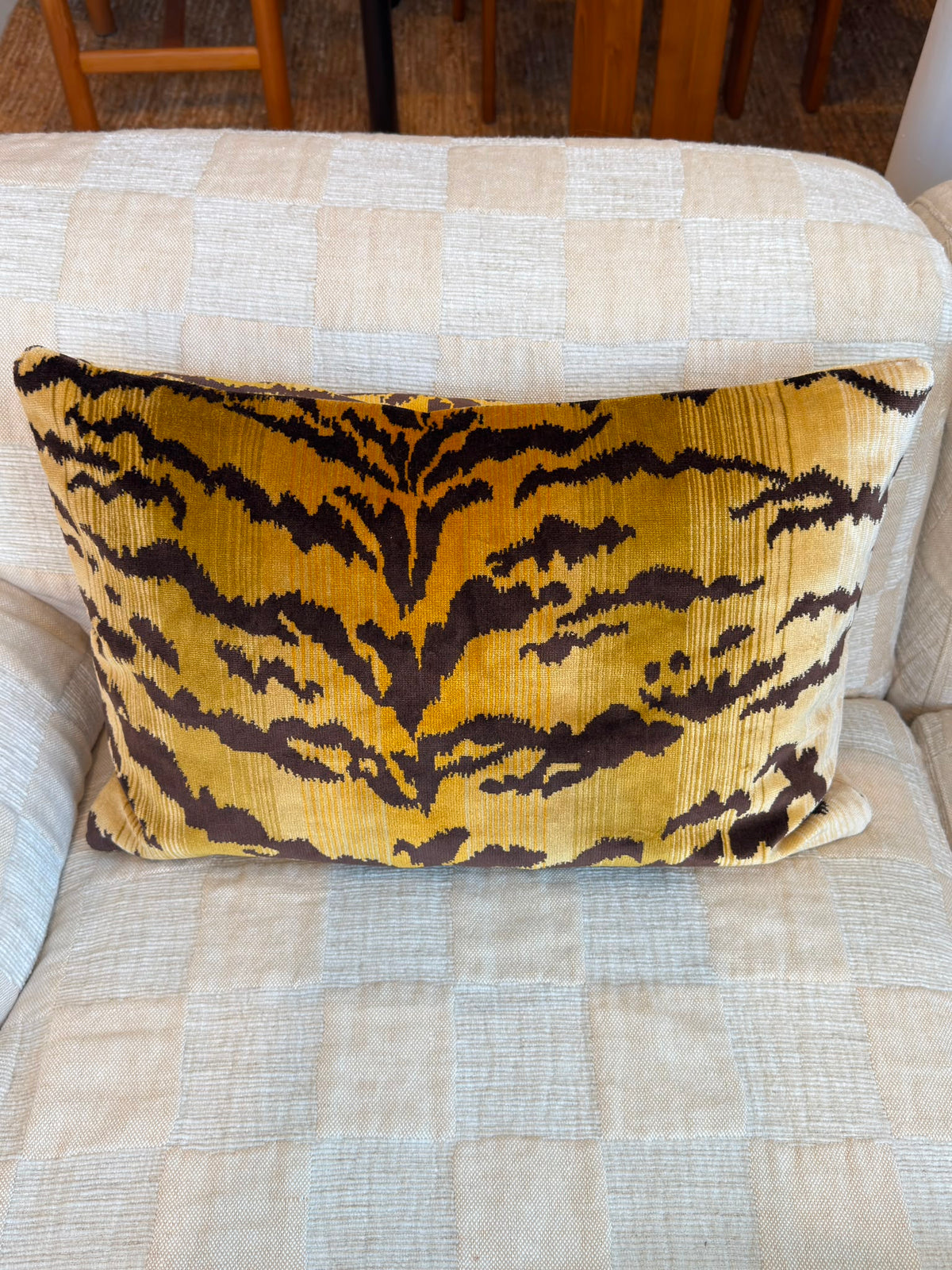 Nobilis tiger cushion