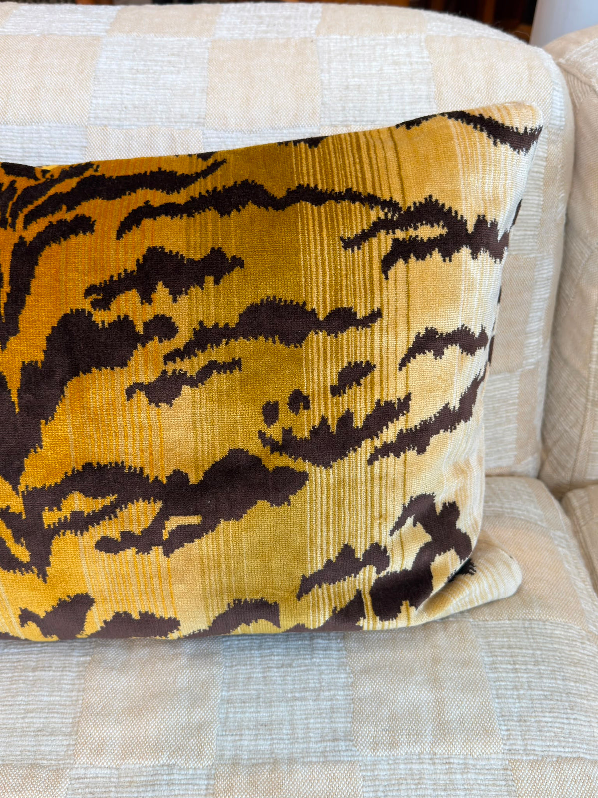 Nobilis tiger cushion