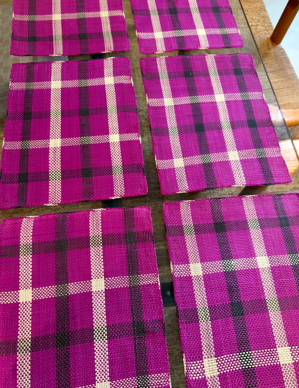 Guanabana Straw placemats set of 6 fuchsia/plum