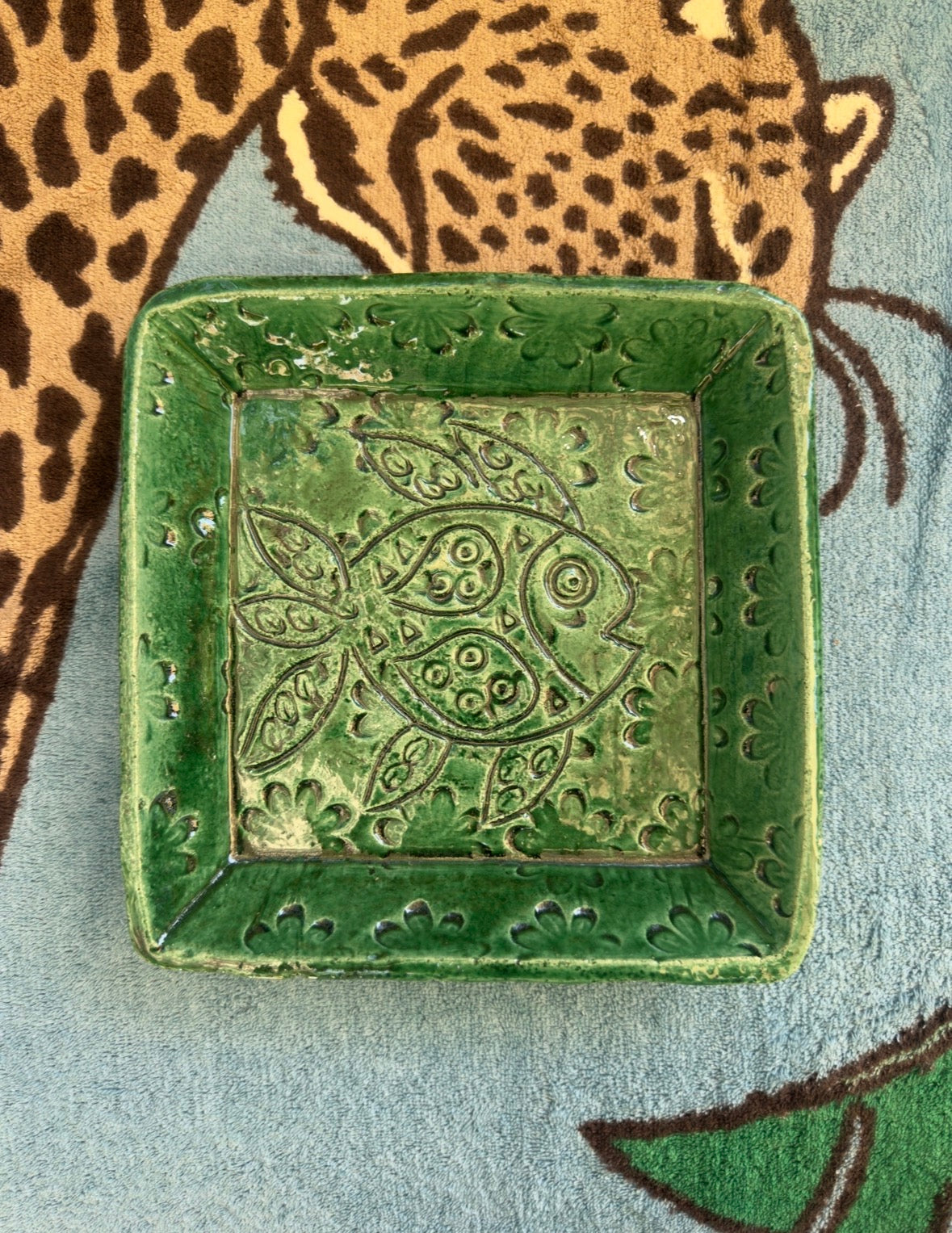 Julien Capron tray green with Fish