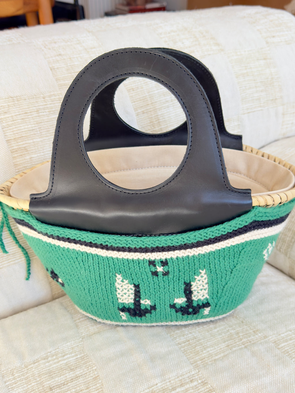 Entrudo Caxinas - mini embroidered basket in green
