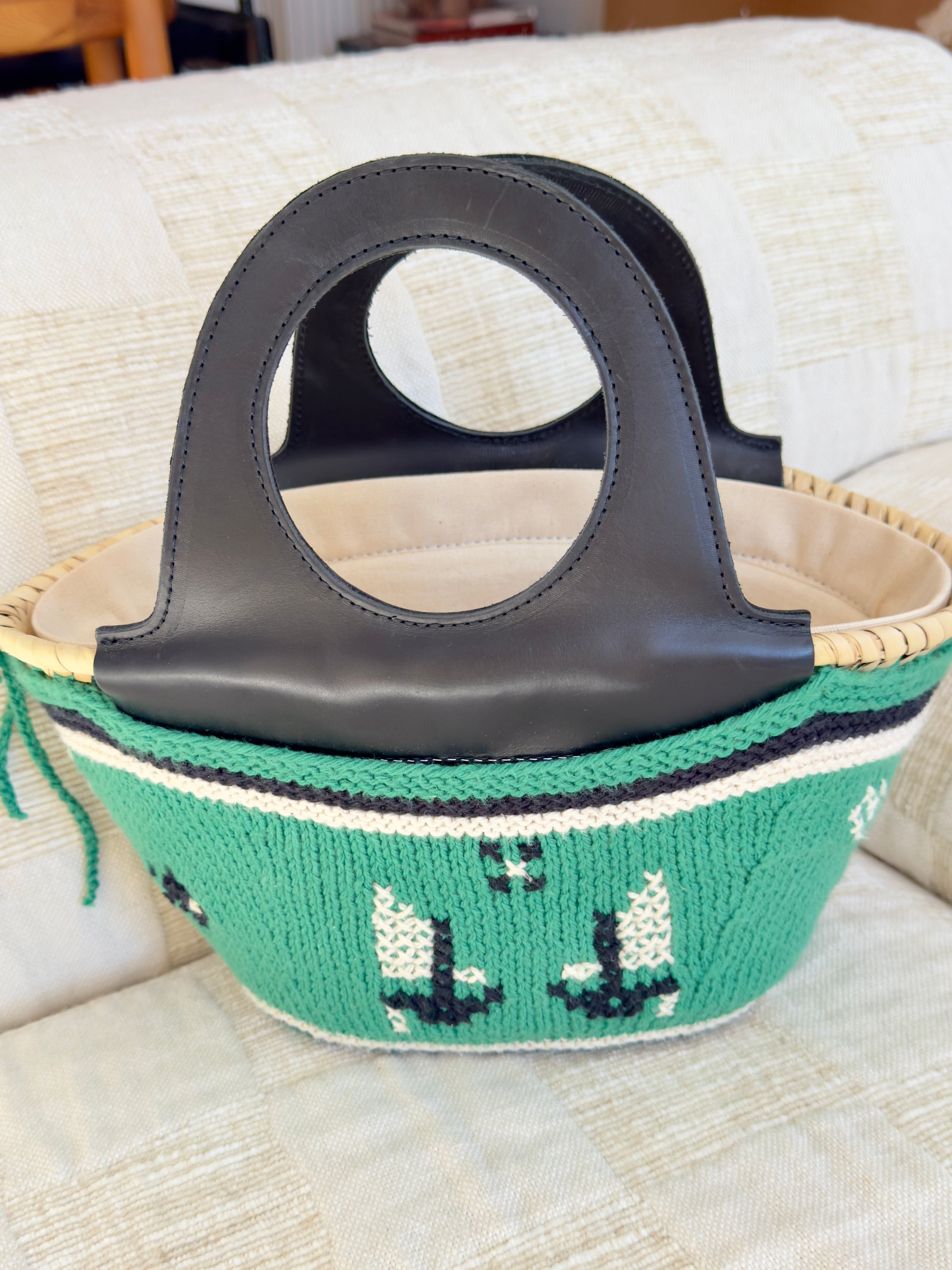 Entrudo Caxinas - mini embroidered basket in green