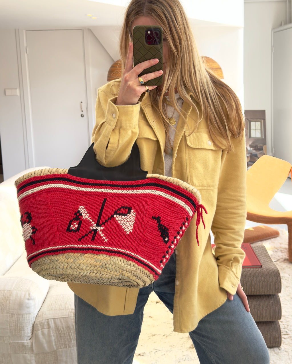 Entrudo Póvoa - embroidered basket in red
