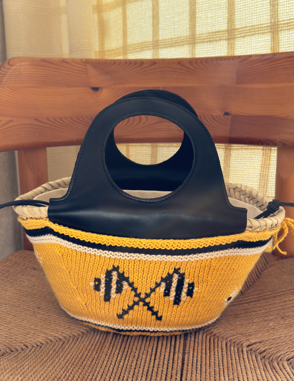 Entrudo Caxinas - mini embroidered basket in yellow
